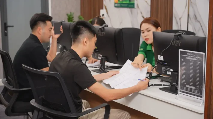 Tổng quan về vay tiêu dùng qua app và ngân hàng