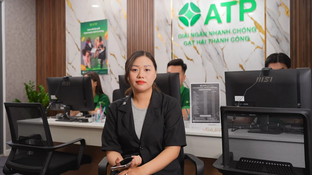 Nhân viên An Tín Phát giải thích thông tin CIC và điều kiện tiếp nhận hồ sơ